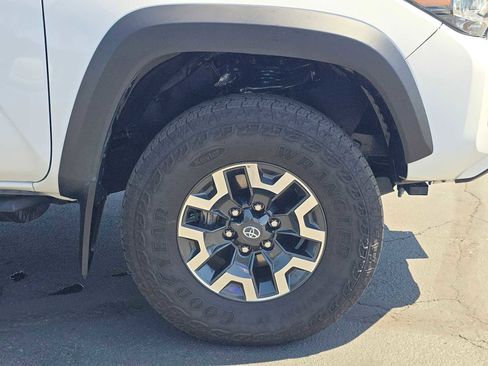 Certified 2023 Toyota Tacoma TRD Off-Road w/ TRD Premium Off Road Package AWD/4WD image 8