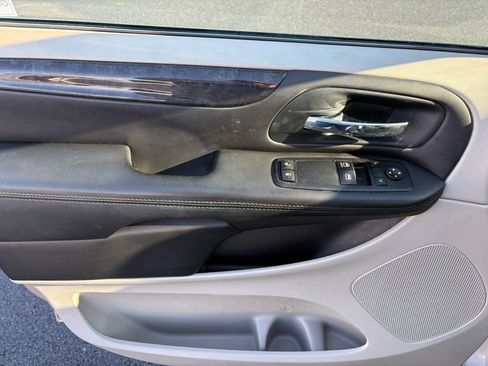 Used 2013 Dodge Grand Caravan American Value Package image 21