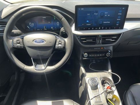 Used 2024 Ford Escape Platinum AWD/4WD image 2