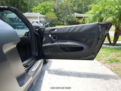 Used 2011 Audi R8 V10 image 40