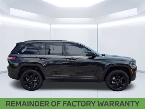 Certified 2024 Jeep Grand Cherokee Limited w/ Luxury Tech Group II AWD/4WD image 8