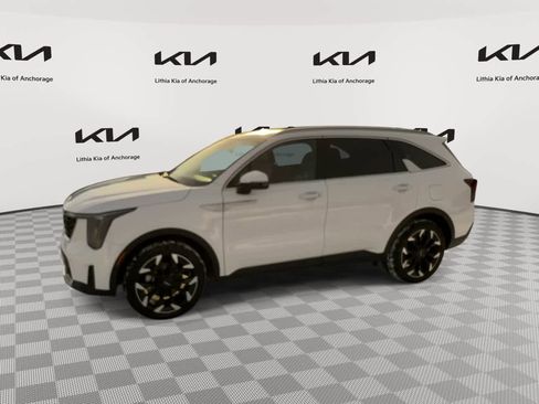 Certified 2025 Kia Sorento EX w/ Panoramic Sunroof Package image 4
