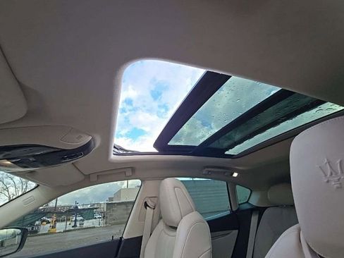 Used 2017 Maserati Levante w/ Sport Package image 30