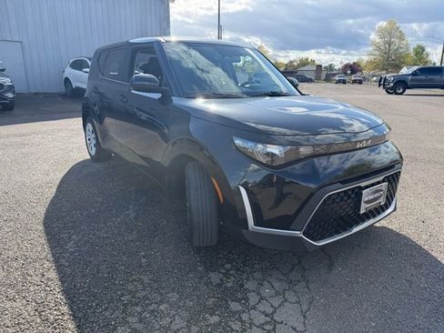 Used 2024 Kia Soul LX FWD image 3