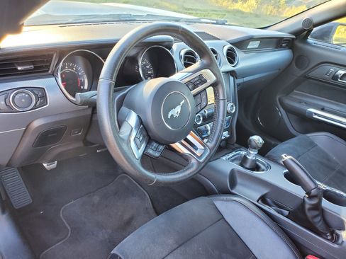 Used 2017 Ford Mustang GT Premium image 24