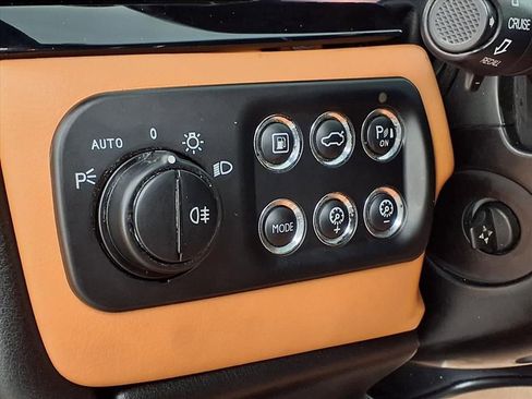 Used 2017 Maserati GranTurismo Sport image 23