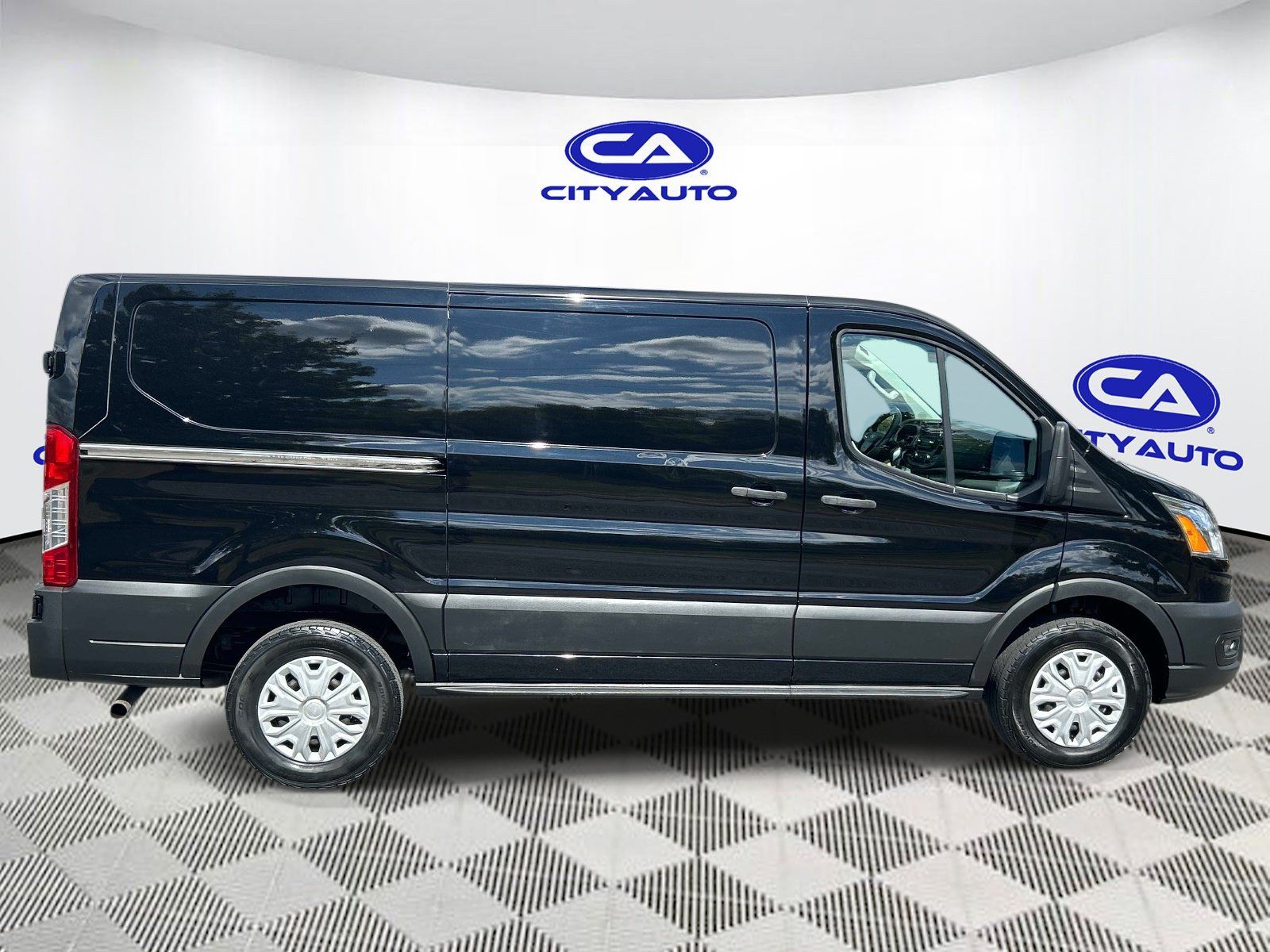 Used 2021 Ford Transit 250 Low Roof w/ Exterior Upgrade Package RWD image 2