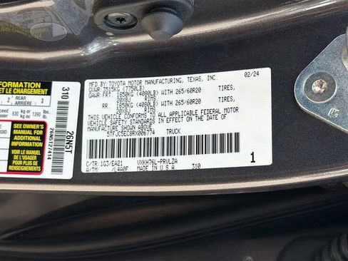 Used 2024 Toyota Tundra Limited AWD/4WD image 43