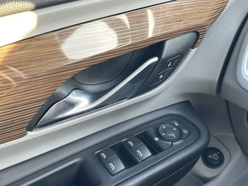 Used 2020 GMC Terrain SLE w/ Driver Convenience Package image 25