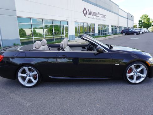 Used 2011 BMW 335i Convertible w/ M Sport Pkg RWD image 11