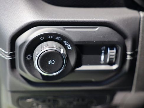 Used 2025 Jeep Wrangler Rubicon w/ Convenience Group AWD/4WD image 12