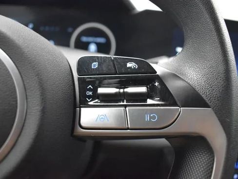 Used 2024 Hyundai Elantra SEL FWD image 22