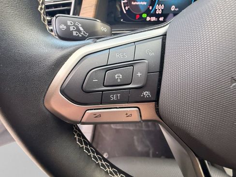 Used 2025 Volkswagen Atlas SE FWD image 26