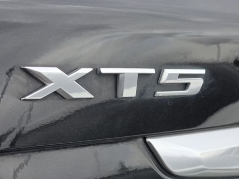Used 2021 Cadillac XT5 Premium Luxury image 8