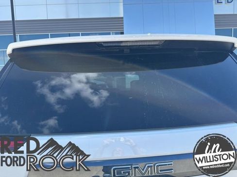 Used 2023 GMC Yukon Denali Ultimate AWD/4WD image 3