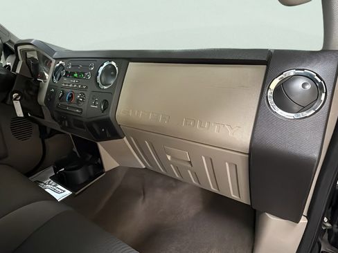 Used 2010 Ford F250 XLT image 17