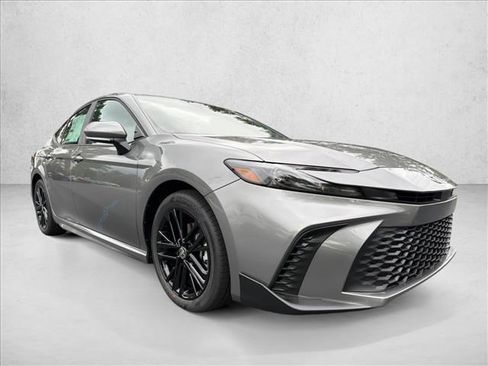 Used 2026 Toyota Camry SE w/ Convenience Package FWD image 1
