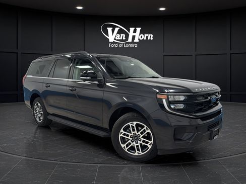 Used 2025 Ford Expedition Max Active AWD/4WD image 1