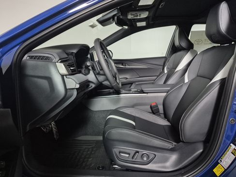 New 2026 Toyota Camry Hybrid FWD image 14