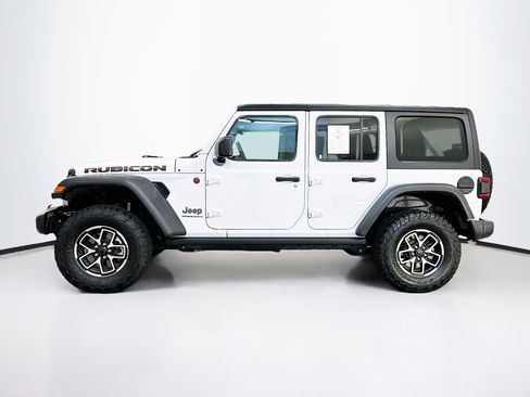 Used 2025 Jeep Wrangler Unlimited Rubicon image 4