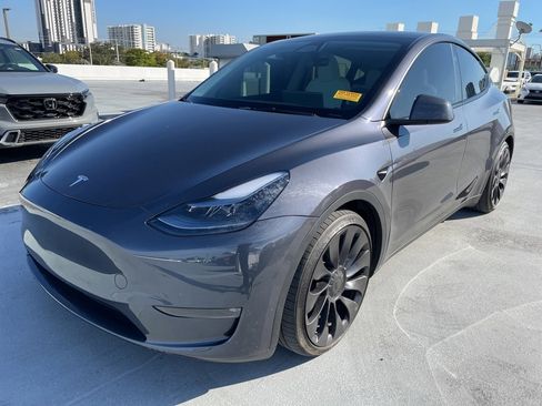 Used 2023 Tesla Model Y Performance image 1