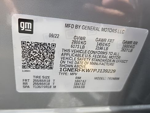 Used 2023 Chevrolet Traverse LS FWD image 16