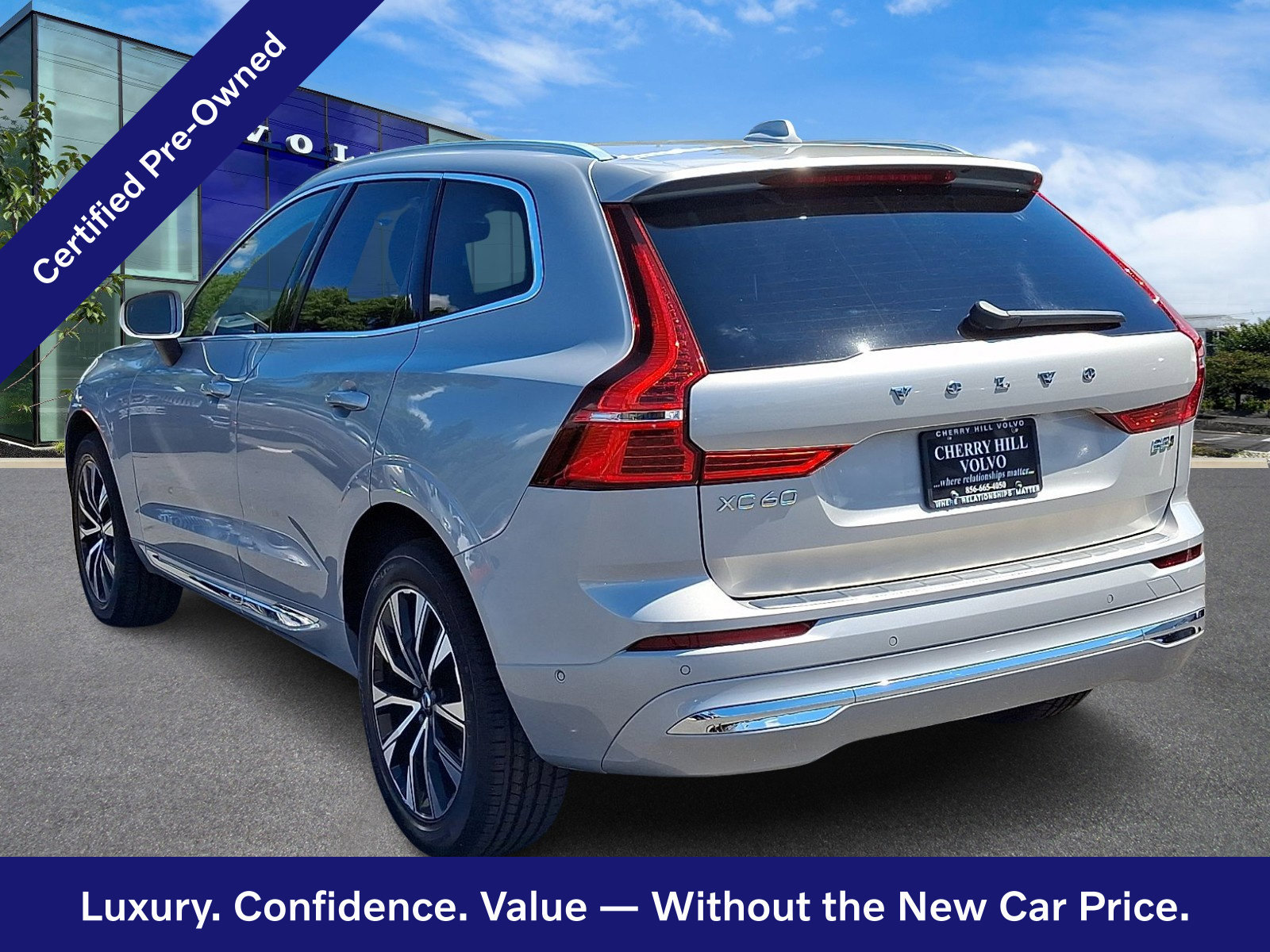 Certified 2023 Volvo XC60 B5 Plus w/ Climate Package AWD/4WD image 5
