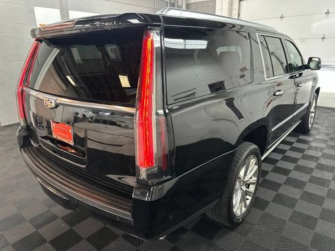 Used 2019 Cadillac Escalade ESV Premium Luxury AWD/4WD image 9