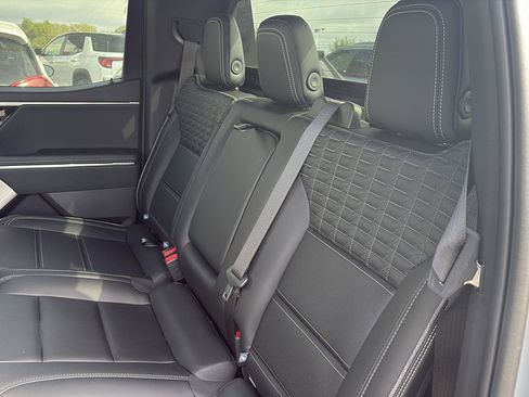 Used 2024 GMC Sierra EV Denali image 31