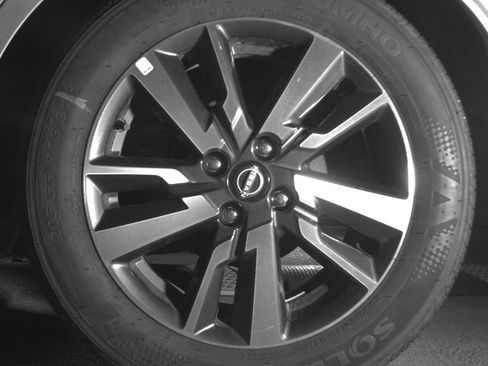 Used 2025 Nissan Versa SV FWD image 14