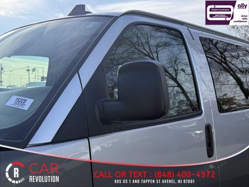 Used 2022 Chevrolet Express 3500 LS image 31