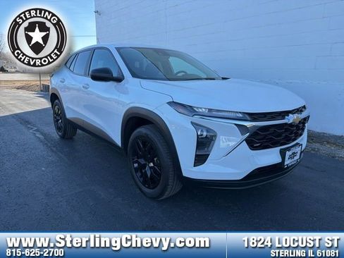 Used 2024 Chevrolet Trax LS image 7