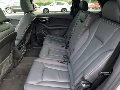 Used 2025 Audi Q7 3.0T Premium Plus AWD/4WD image 37