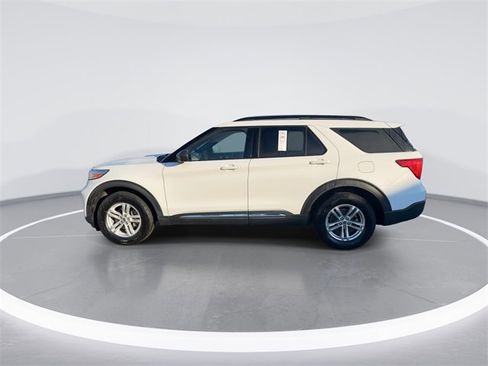 Certified 2020 Ford Explorer XLT w/ Comfort Package image 4