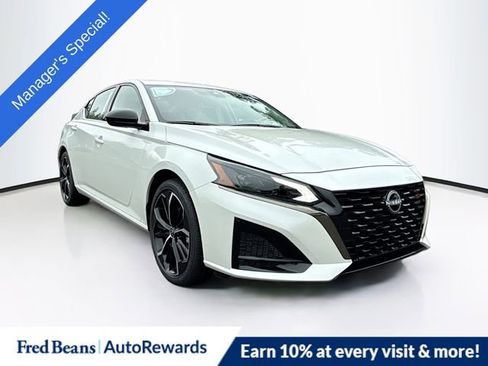 New 2025 Nissan Altima 2.5 SR image 1