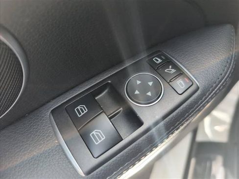 Used 2017 Mercedes-Benz SLC 300 image 18