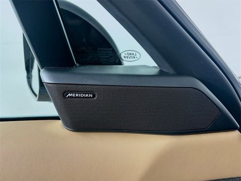 Used 2025 Land Rover Range Rover Sport SE image 21