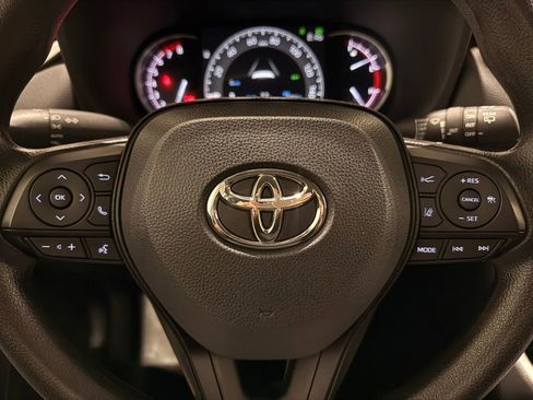 Used 2025 Toyota RAV4 XLE AWD/4WD image 18