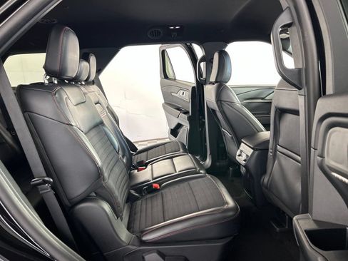 Used 2025 Ford Explorer ST-Line w/ ST-Line Street Pack AWD/4WD image 28