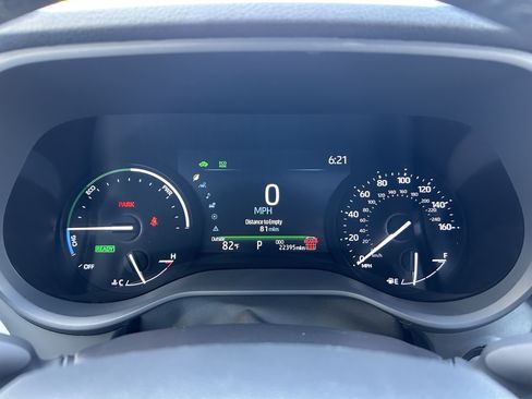 Used 2025 Toyota Sienna XLE FWD image 29