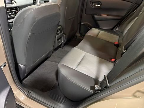 Used 2024 Nissan Rogue SV image 30