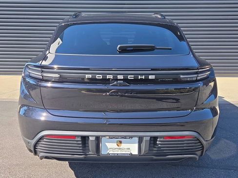 Certified 2025 Porsche Macan 4S Electric image 24