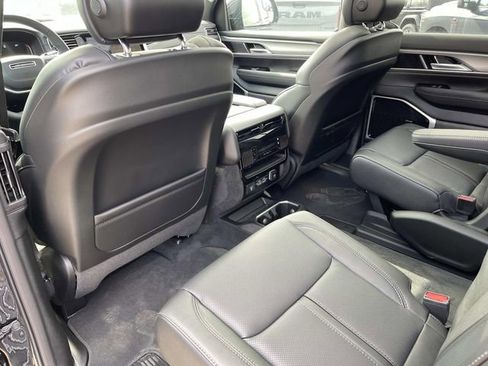 New 2026 Jeep Grand Wagoneer Limited image 17