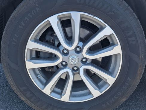 Used 2014 Nissan Pathfinder S AWD/4WD image 13