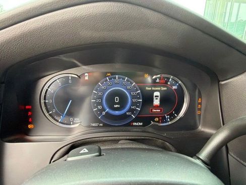 Used 2016 Cadillac Escalade Premium AWD/4WD image 15