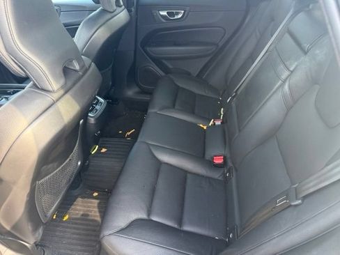 Used 2020 Volvo XC60 T5 Inscription FWD image 13