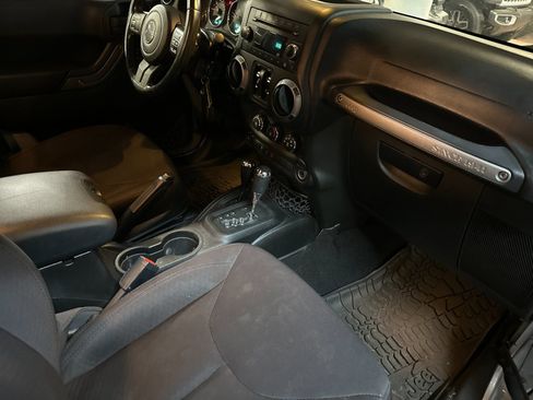 Used 2015 Jeep Wrangler Unlimited Sport w/ Quick Order Package 24S image 15