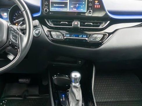Used 2022 Toyota C-HR XLE FWD image 32