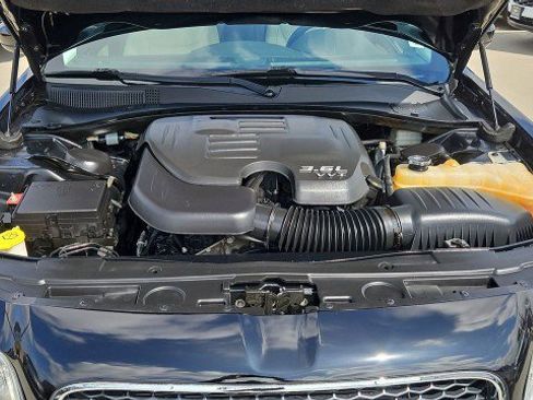 Used 2015 Chrysler 300 Limited RWD image 28
