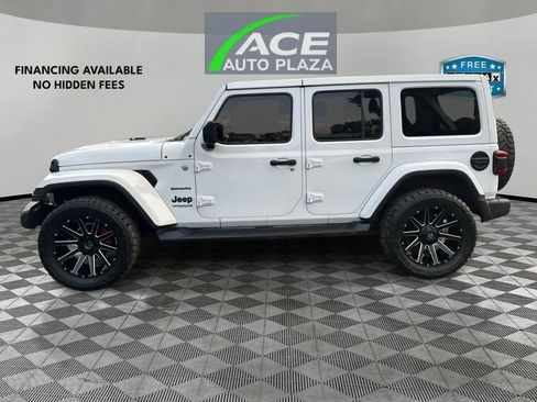 Used 2018 Jeep Wrangler Unlimited Sahara w/ Uconnect 4C Nav & Sound Group AWD/4WD image 8